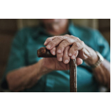 franquia de cuidador particular para idoso com debilidade física valores Uberlândia